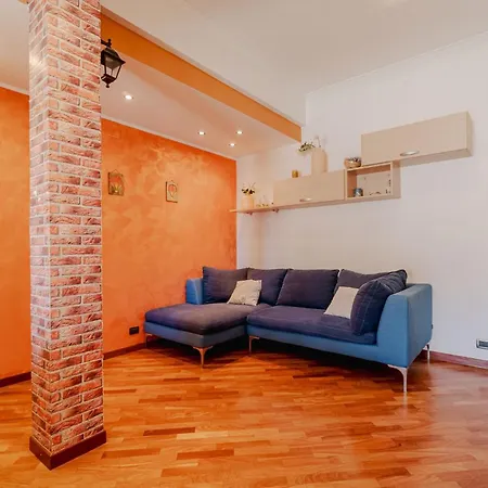 Apartment Bright Near The *